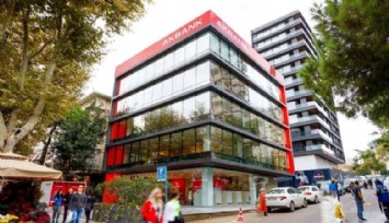 Akbank peş peşe şube kapattı; maaşını taşıyan emekliler isyan etti