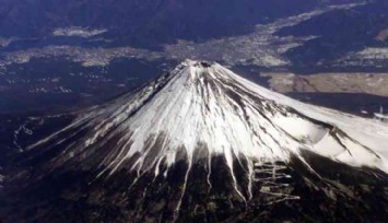 Fuji yanardağı patlarsa yürüyerek kaç!