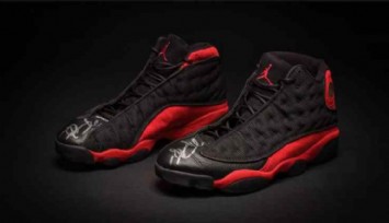 Michael Jordan'ın ayakkabıları 2.2 milyon dolara satıldı