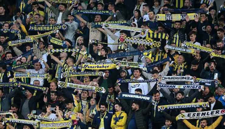 Fenerbahçe taraftarından 'Mecliste Hizbullah istemiyoruz' tezahüratları