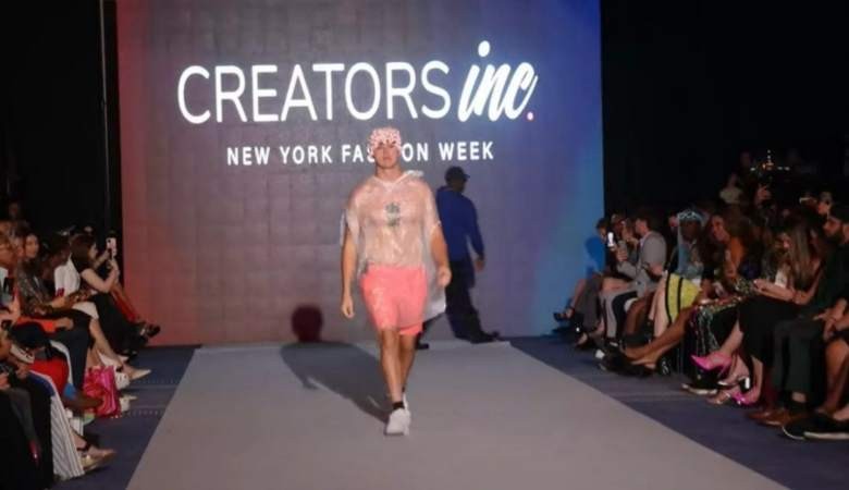 New York Moda Haftası'na 'Çöp poşeti' damga vurdu