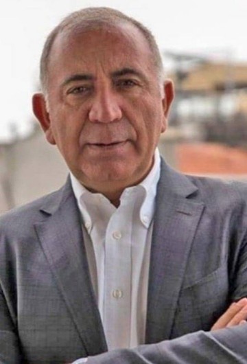 Dört yıl kira ödemeyen Gürsel Tekin'e mahkeme yoluyla tahliye