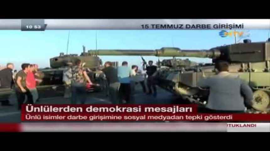 Ünlüler Darbe Girişimine Tepkisini Sosyal Medyadan Gösterdi