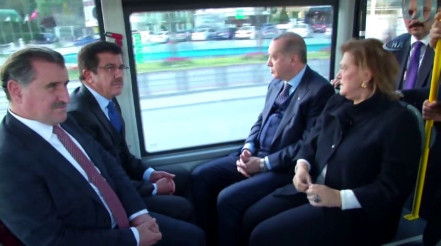 Erdoğan, Güler Sabancı ile el sıkışmadı mı!