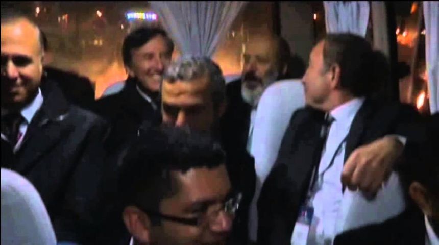 Türk iş adamları, basın minibüsünde