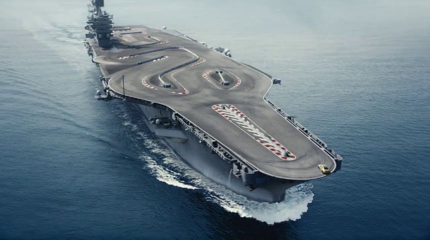 BMW M4  Ultimate Drifting in Edge of Ship | BMW M4 Ultimate im Rand des Schiffs treiben