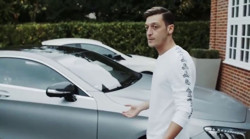 Mesut Özil'in evinde hangi Osmanlı padişahının tablosu asılı?