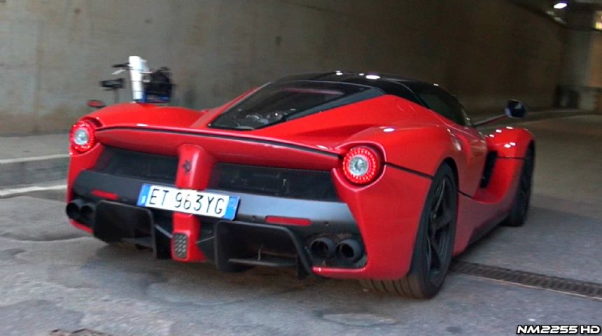 Ferrari LaFerrari'den şov...